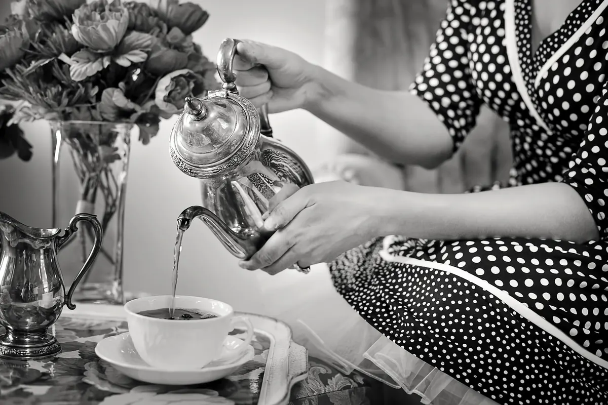 How to Make a Teapot That Pours Cleanly: Spout Design Rules and Templates
